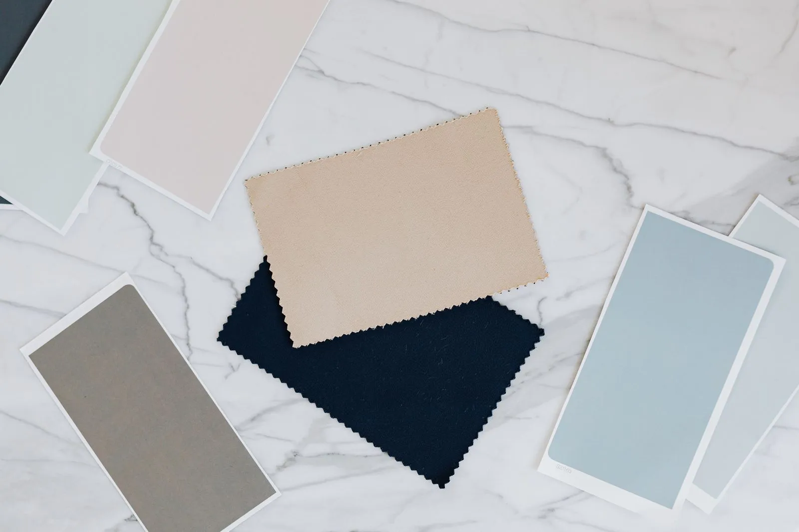 Partir de ce qui existe pour construire une palette cohérente, mur par mur.